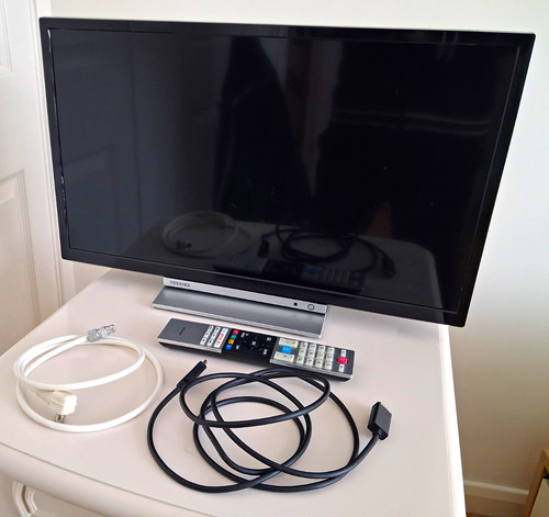 Toshiba 24d3863db 24in - toshiba, hd