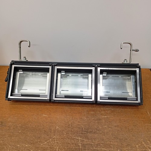 Selecon acclaim 500w flood - 3x,
