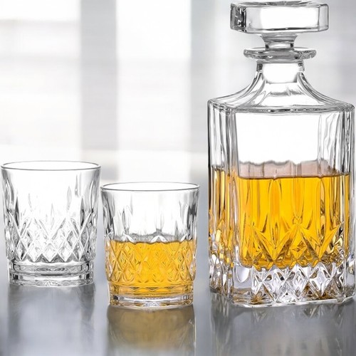 Whiskey decanter set with - set,