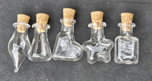 Mini glass wishing bottles - 5x,