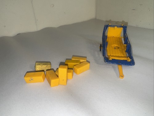 Britains farm model bale - farm,