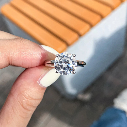 Round cut moissanite - 2.00,