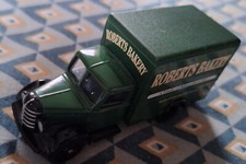 Lledo Bedford Van Roberts