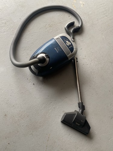 Miele vacuum cleaner with - vacuum, hose