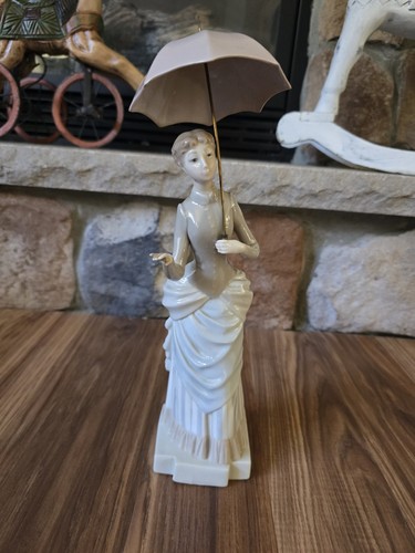 Rare retired nao lladro - rare,