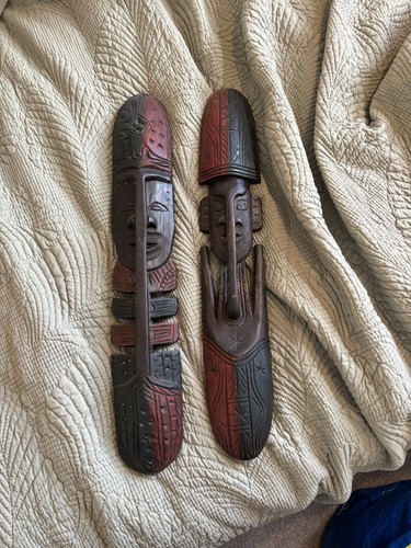 Carved wooden tribal - 2x,