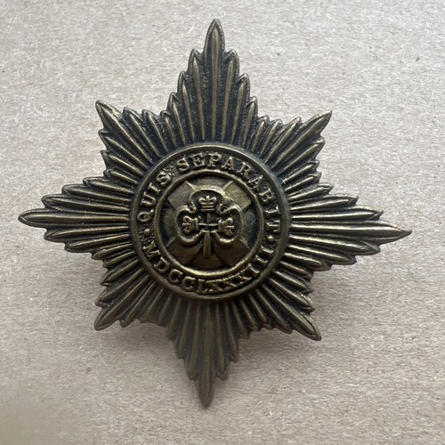 Irish guards cap - cap, badge