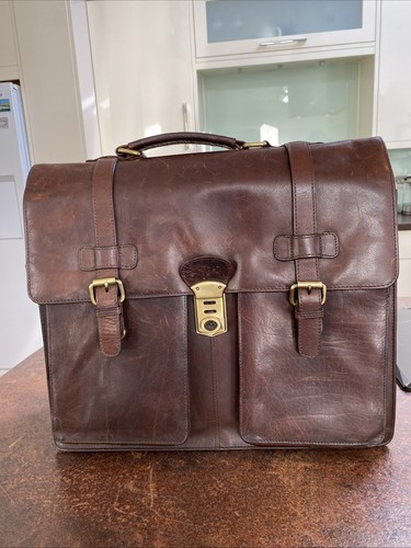 Brown leather briefcase - brown,