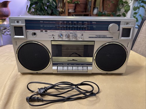 Vintage toshiba stereo radio - toshiba,