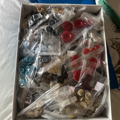 Multi coloured buttons - coloured,
