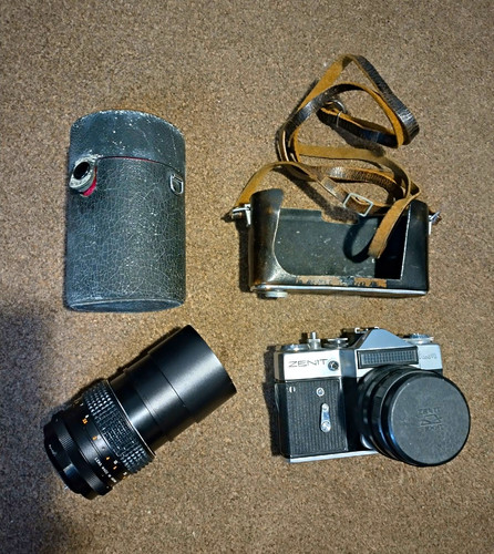 Zenit silver 35mm slr film - em,