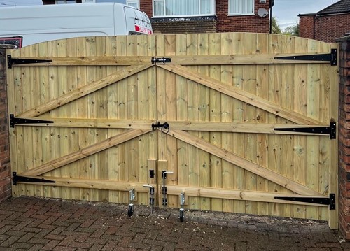 Wooden driveway gates - wooden,