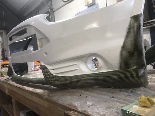 Ford fiesta bumper - r5,