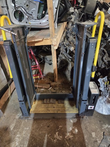 Ricon s2030 wheelchair lift - wheelchair,