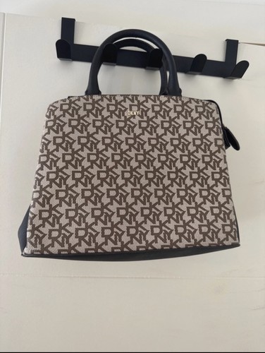 Chic dkny bag - dkny,