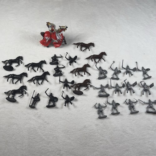 Large lot medieval knights - large,