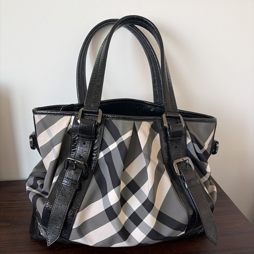 Burberry black beat check - black,