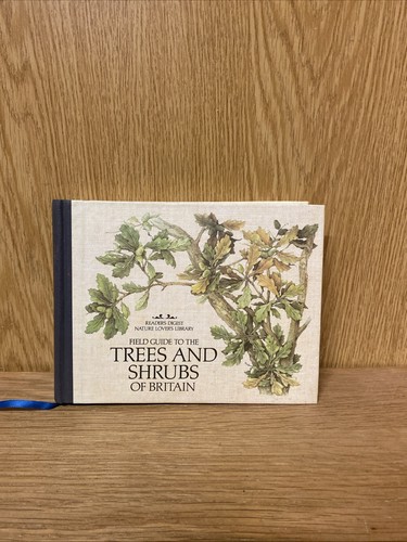 Field guide the trees and - field,