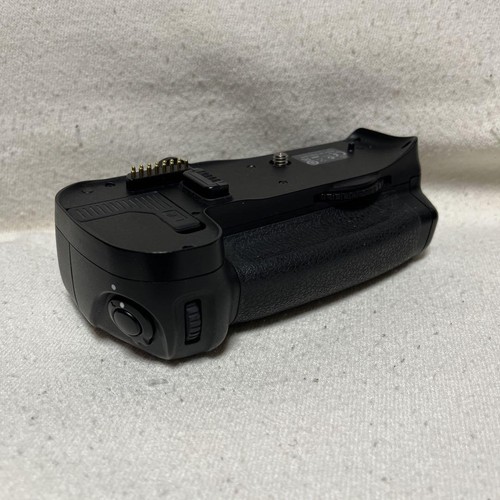 Nikon d10 battery grip for - battery,