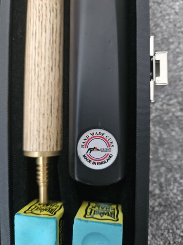 English pool snooker cue - 57",