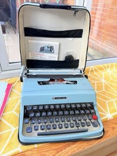 1965 Olivetti Lettera 32