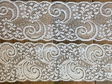 laverslace Pale Ivory Floral