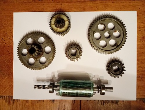 Metal cogs roller machine - metal,