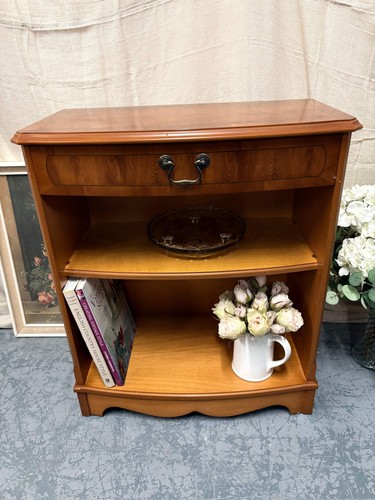 Small bow fronted yew wood - small,