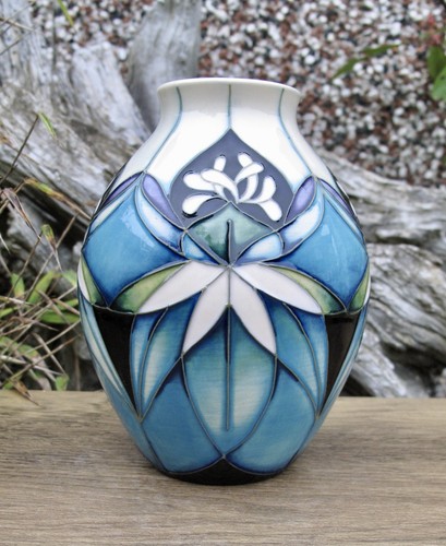 Moorcroft exquisite colours - exquisite, of