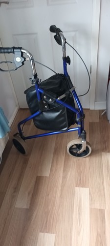 Three wheel walking - three-wheel,