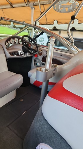 Ski pylon cup holder - pylon, for