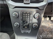 Volvo V40 Radio CD Player Head