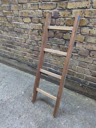Vintage wood 4 rung - ,