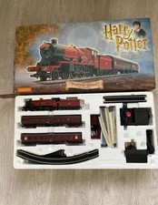 Harry Potter the Chamber of Secrets Train Set by Hornby hogwarts express 00gauge