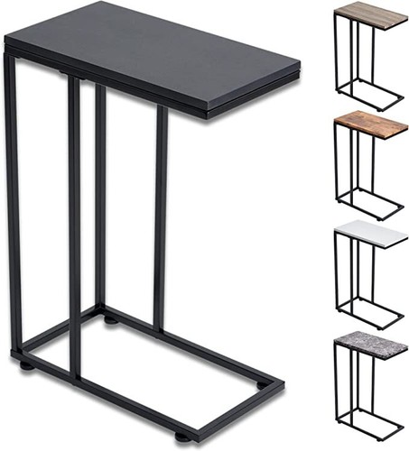 Traders shaped side - side, table