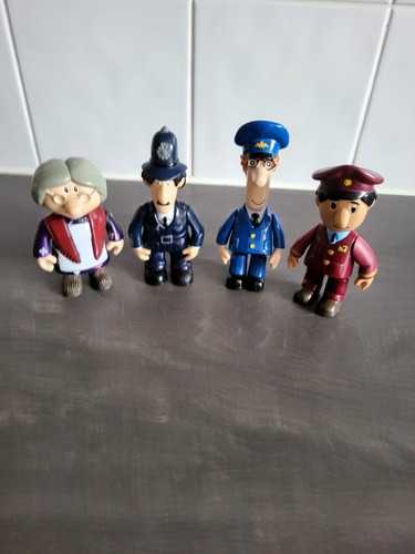 Postman pat figure - figure, bundle