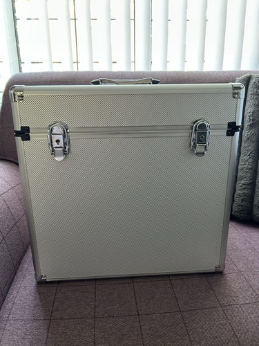 Silver record box to - dj,