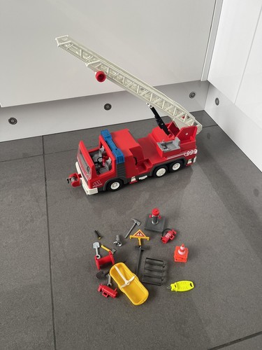 Playmobil fire engine - playmobil, not