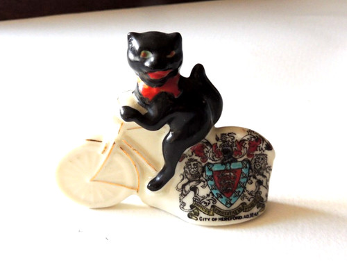 Arcadian crested china - crested, black