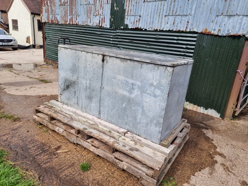 Large feed storage bin - large, /