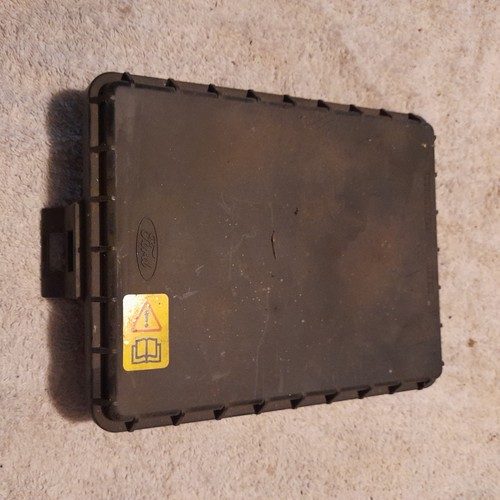 Ford sierra under - bonnet, fuse