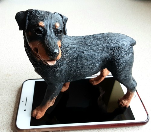 Small collectible doberman - small,