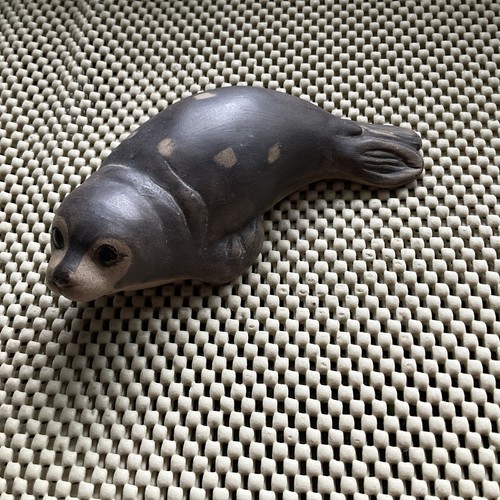 Poole pottery stoneware seal - pottery,