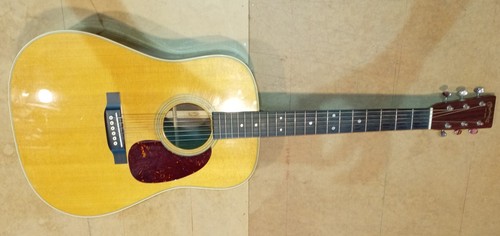 Martin acoustic guitar 28 - martin,