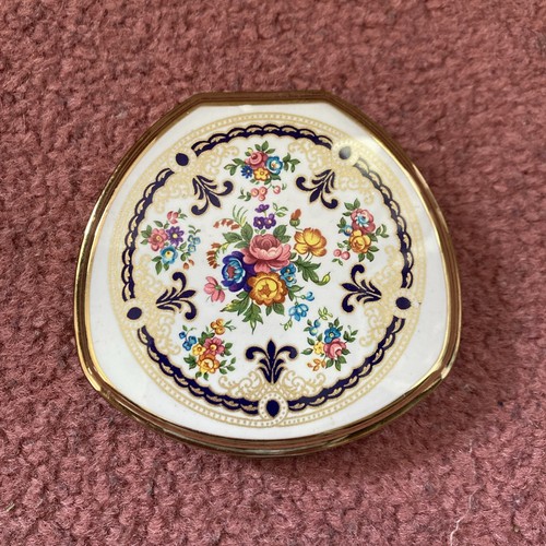 Stratton floral design - design, compact