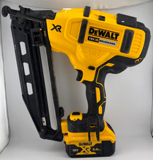 DEWALT DCN660 32-63mm 18V Li-Ion XR Brushless Second Fix Cordless Nail Gun 5.ah