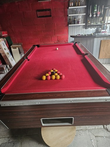Pub style pool table red - ,
