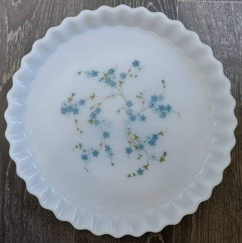 Vintage arcopal france milk - vintage,