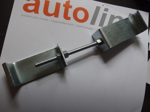 Boot luggage rack fitting side