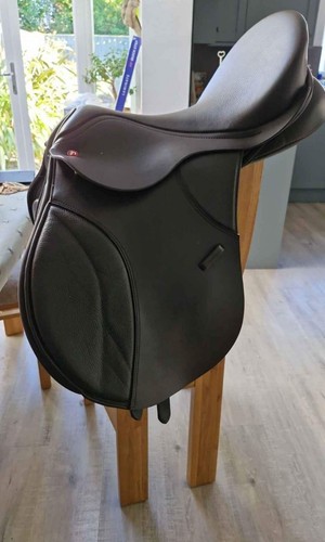 Thorowgood cob saddle 5 - t8, 17.5